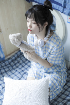 李老汉挺进小雪的嫩苞在线观看
